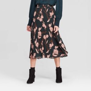 Woman’s Pleated Skirt